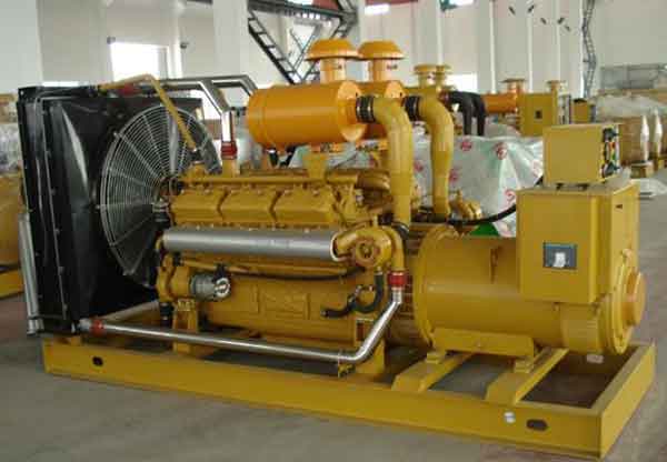 蓟州汽油发电机组电瓶的保养周期是多久？